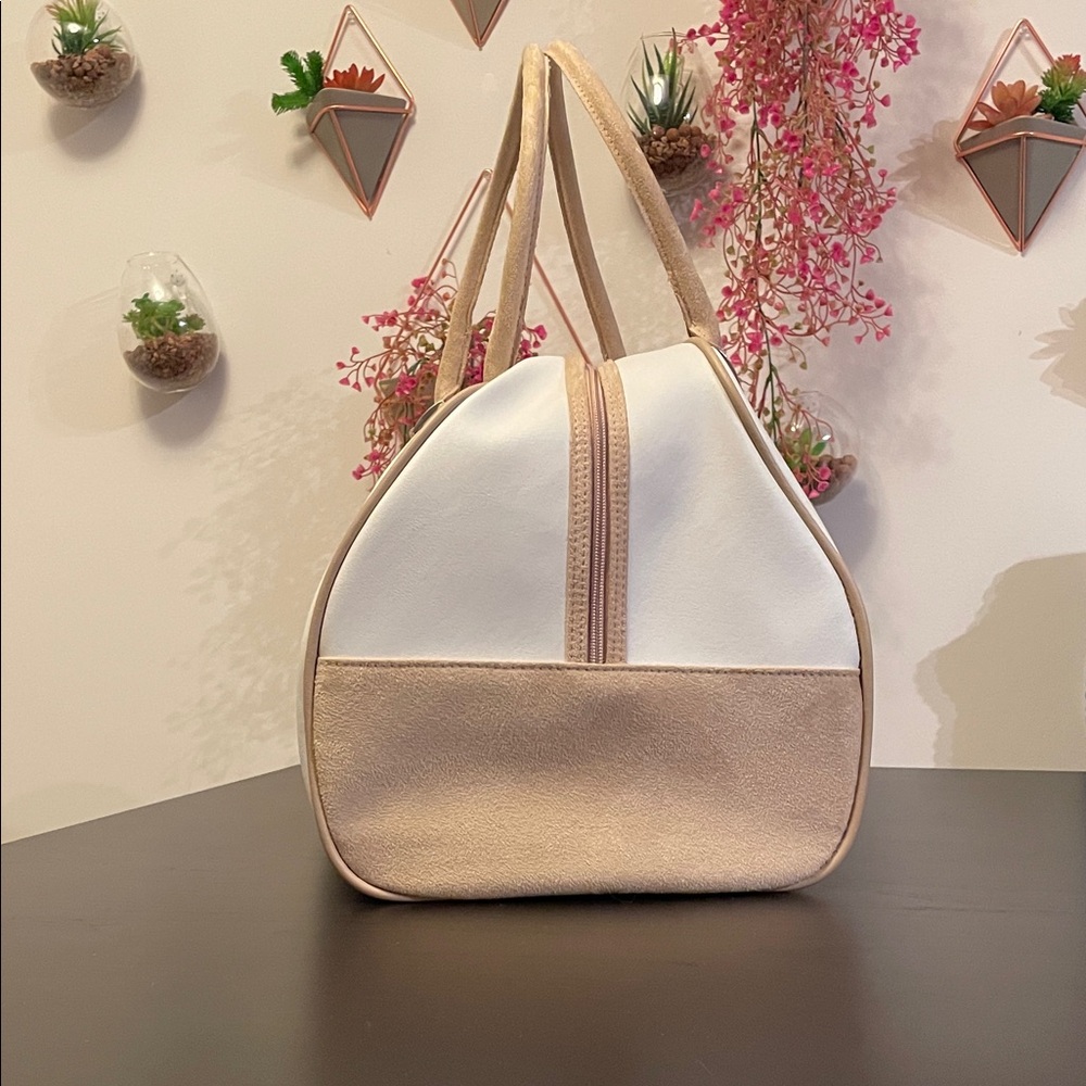 NWOT Estée Lauder White Faux Leather and Tan Suede Travel Bag/Purse - Picture 2 of 6